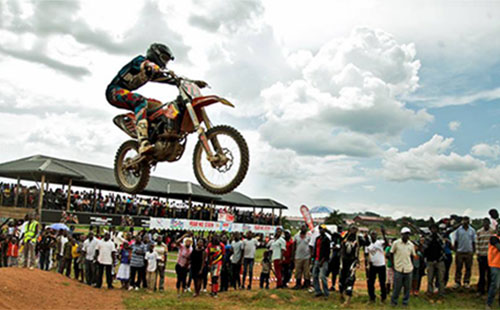 Maxim Van Pee dominates in Busiika