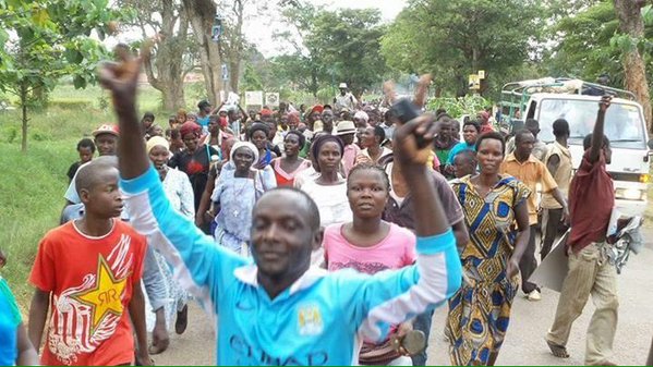 FDC supporters in Mbale have stormed the Cricket grounds to witness the launch of the party manifesto